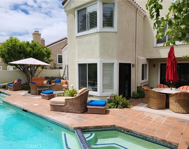 24718 Calle Serranona - Photo Thumbnail 21