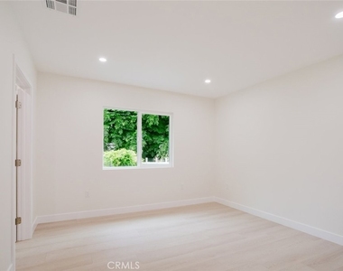 5740 Beck Avenue - Photo Thumbnail 18