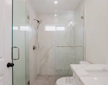 5740 Beck Avenue - Photo Thumbnail 31