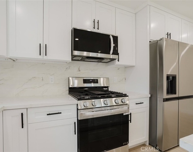 5740 Beck Avenue - Photo Thumbnail 12