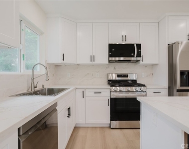5740 Beck Avenue - Photo Thumbnail 5