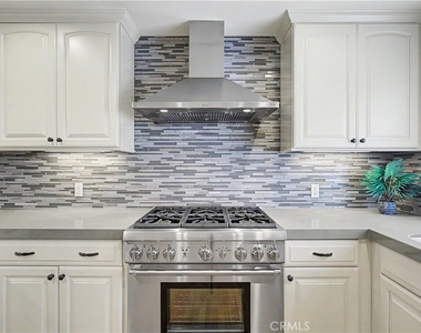 214 Topaz Street - Photo Thumbnail 7