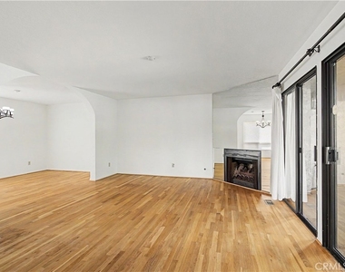 214 Topaz Street - Photo Thumbnail 2