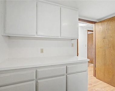 214 Topaz Street - Photo Thumbnail 30