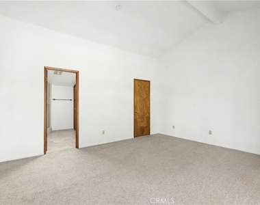214 Topaz Street - Photo Thumbnail 13