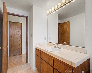 214 Topaz Street - Photo Thumbnail 24