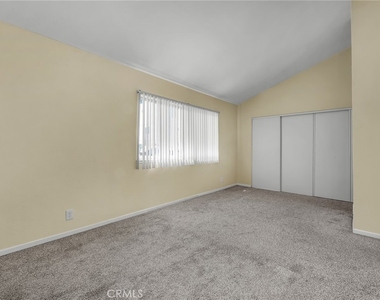 13701 Hubbard Street - Photo Thumbnail 12
