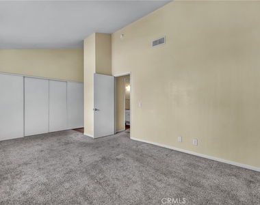 13701 Hubbard Street - Photo Thumbnail 11