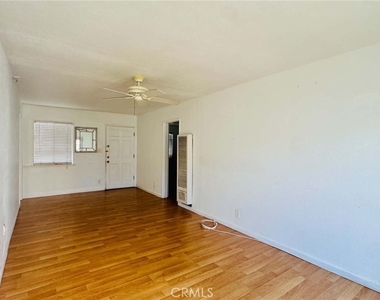 1104 Torrance Blvd - Photo Thumbnail 3