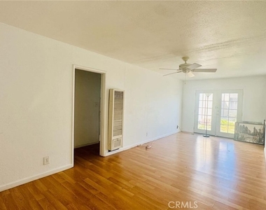 1104 Torrance Blvd - Photo Thumbnail 4