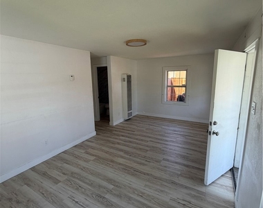 1211 W 8th - Photo Thumbnail 1