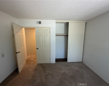 5731 E Crater Lake - Photo Thumbnail 14