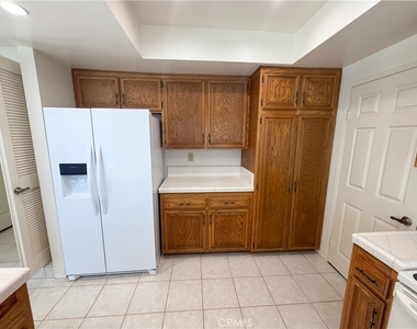 5731 E Crater Lake - Photo Thumbnail 10