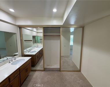 5731 E Crater Lake - Photo Thumbnail 26