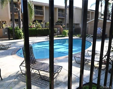 2902 Barrington Court - Photo Thumbnail 19
