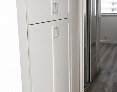 2902 Barrington Court - Photo Thumbnail 17