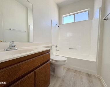 336 N Chapel Avenue - Photo Thumbnail 4