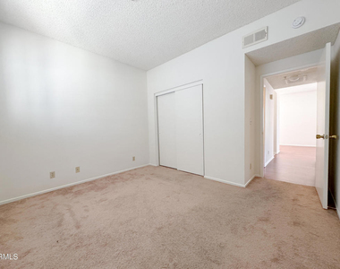 336 N Chapel Avenue - Photo Thumbnail 5