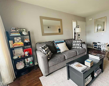 1181 Packers Circle - Photo Thumbnail 2