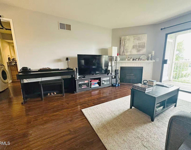 1181 Packers Circle - Photo Thumbnail 3