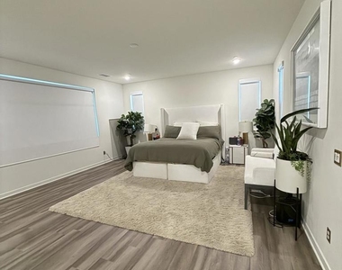 2531 E Harper Street - Photo Thumbnail 7