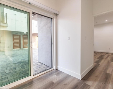2150 S West View - Photo Thumbnail 19