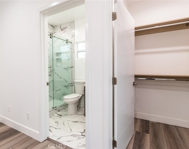 2150 S West View - Photo Thumbnail 7