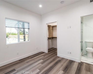 2150 S West View - Photo Thumbnail 4