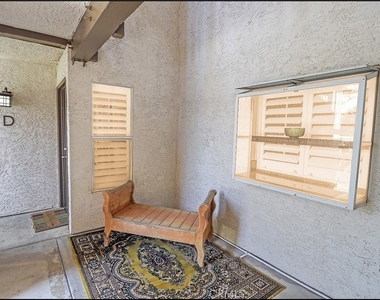 30 Corniche - Photo Thumbnail 2