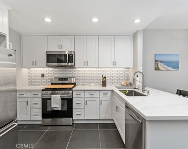 98 Shorebreaker Drive - Photo Thumbnail 4