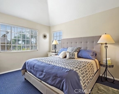 498 Park Ave - Photo Thumbnail 8