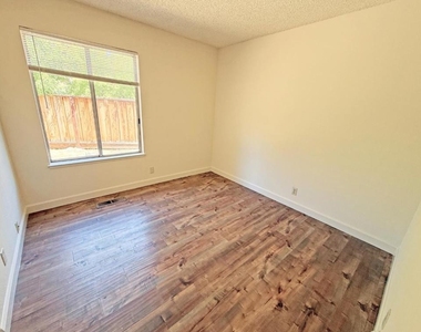 3305 Archbury Court - Photo Thumbnail 8