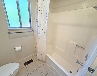 3305 Archbury Court - Photo Thumbnail 10