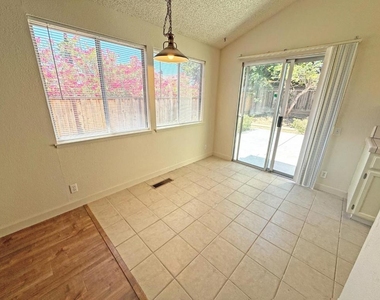 3305 Archbury Court - Photo Thumbnail 5
