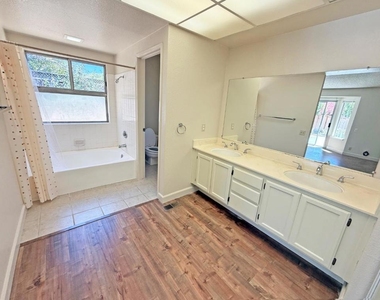 3305 Archbury Court - Photo Thumbnail 14
