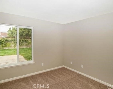 2057 S Cherry Avenue - Photo Thumbnail 8