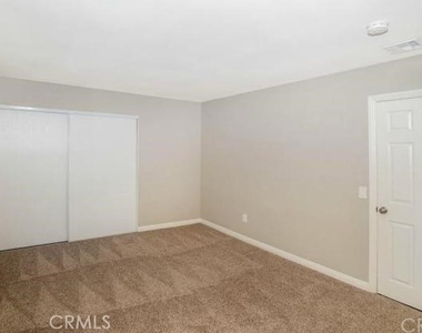2057 S Cherry Avenue - Photo Thumbnail 10