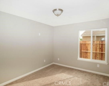 2057 S Cherry Avenue - Photo Thumbnail 6