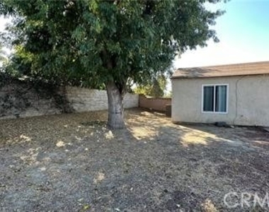 2057 S Cherry Avenue - Photo Thumbnail 11