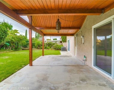 5822 Newman Street - Photo Thumbnail 8
