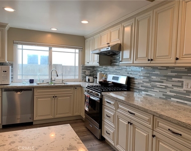 5822 Newman Street - Photo Thumbnail 14