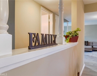5822 Newman Street - Photo Thumbnail 4