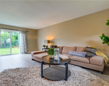 5822 Newman Street - Photo Thumbnail 3