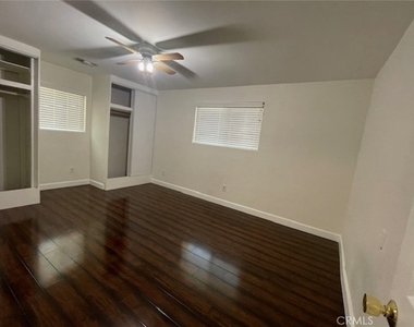 10539 Tinker Avenue - Photo Thumbnail 9