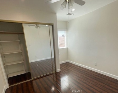 10539 Tinker Avenue - Photo Thumbnail 6