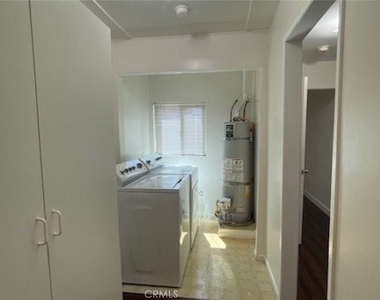 10539 Tinker Avenue - Photo Thumbnail 10