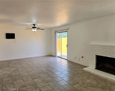853 Douglas Court - Photo Thumbnail 4