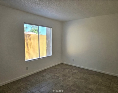 853 Douglas Court - Photo Thumbnail 9