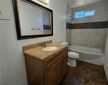 853 Douglas Court - Photo Thumbnail 11