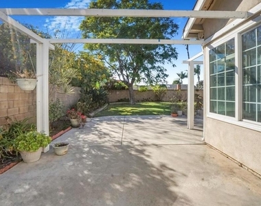 24121 El Tiradore Circle - Photo Thumbnail 8